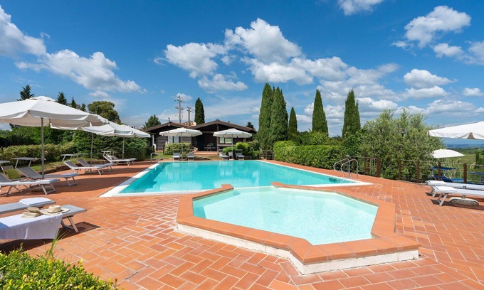 Sughera Apartment | Lovely apartment with pool, A/C, WIFI, TV, veranda and panoramic view, close to San Gimignano