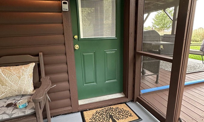 Millersburg Cabin | Lovely Cabin, fenced in yard. Pet Friendly!