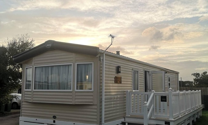 Netley House | Lovely caravan with decking at Solent Breeze in Hampshire ref 38195SB