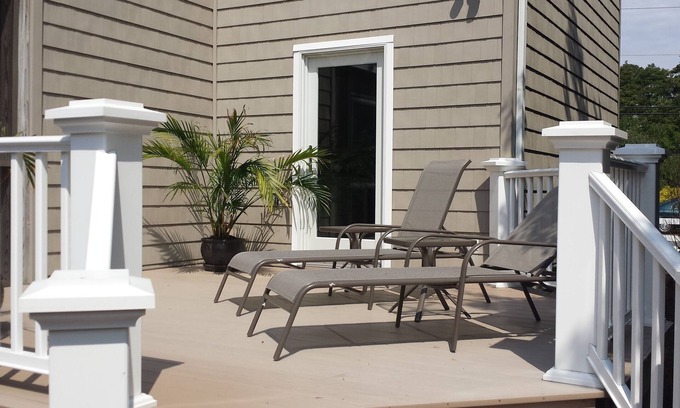 Dodds Addition Apartment | Lovely Contemporary Apt 2 levels, Walk Everywhere