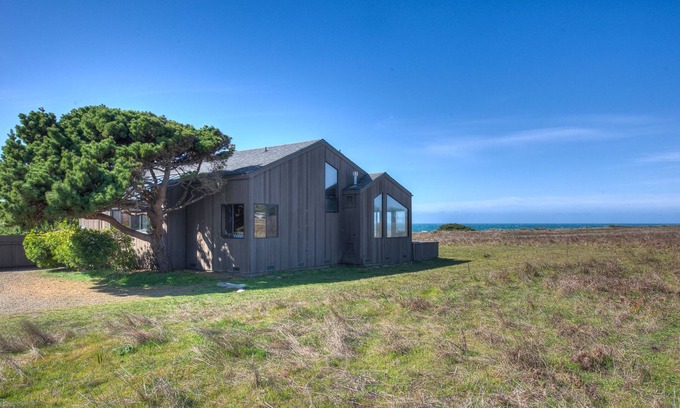 Sea Ranch House | Lovely contemporary cottage with unobstructed ocean views