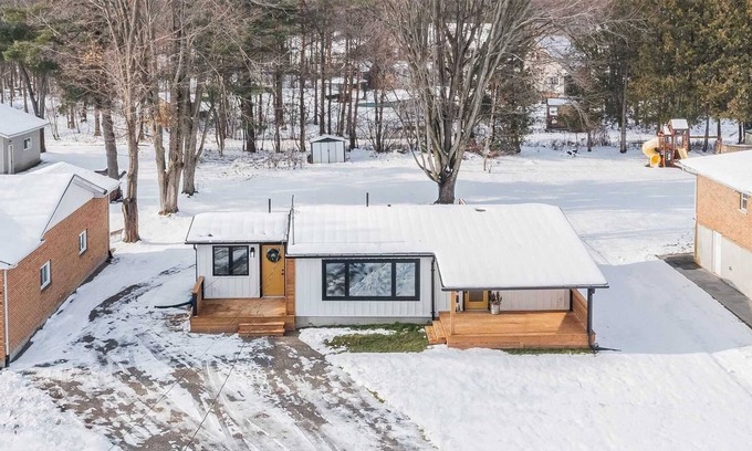 Cumberland Beach House | Lovely Cottage near Sandy Beach