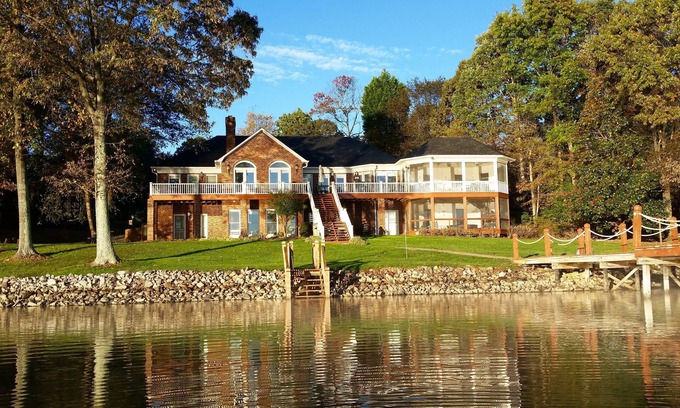 Troutman House | Lovely Family Home With Gorgeous Views