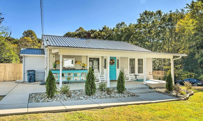 Forest City Cottage | Lovely Forest City Cottage - Hike & Bike!