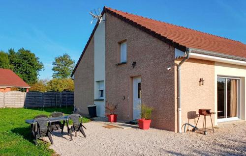 La Chapelle-Saint-Sauveur House | Lovely Home In La Chapelle-Saint-Sauv