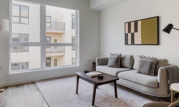 Hayward Apartment | Lovely Hayward 1BR w/On-Site Retail & Restaurants, by Blueground