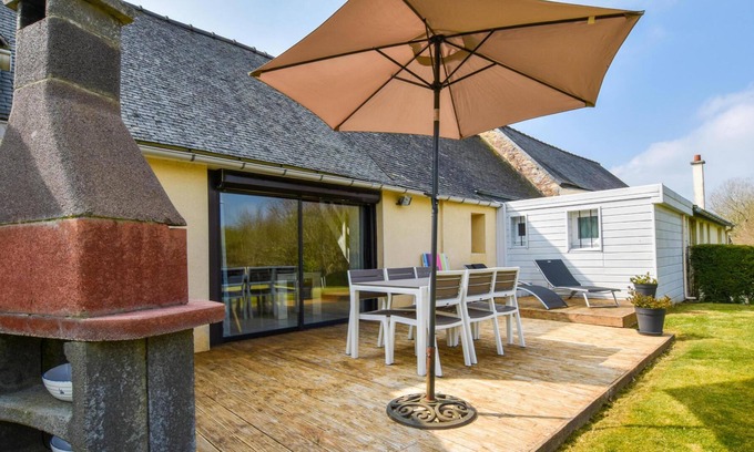 Treglamus House | Lovely holiday home with large garden