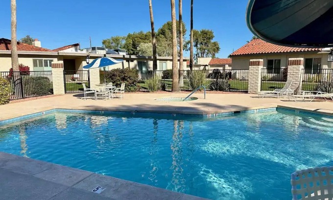 Camelback Mountain View Estates Villa | Lovely Home 2 BR/2BA Scottsdale, 3 heated Pools & Hot Tubs, EV charging