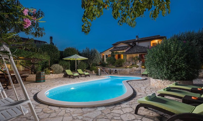 Kastel House | Lovely home in Buje with WiFi