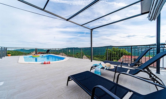 Dancanje House | Lovely home in Dancanje