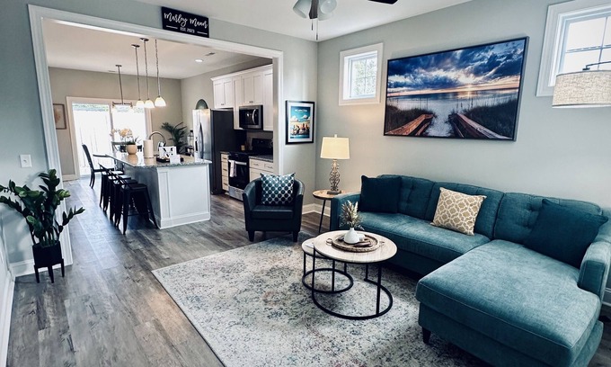 Wilmington House | Lovely Home in Downtown Wilmington, Minutes to restaurants, Riverwalk & Beaches!