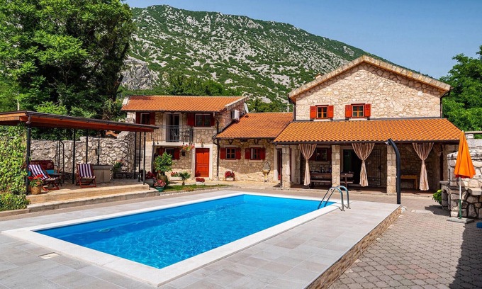 Drivenik House | Lovely home in Drivenik