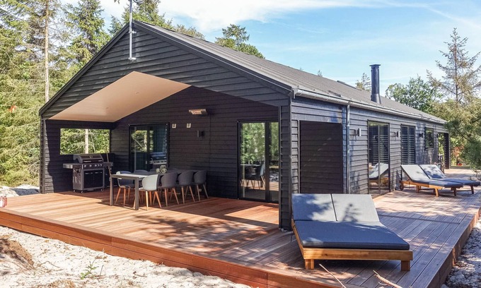 Bedegaard House | Lovely home in Nexø with kitchen