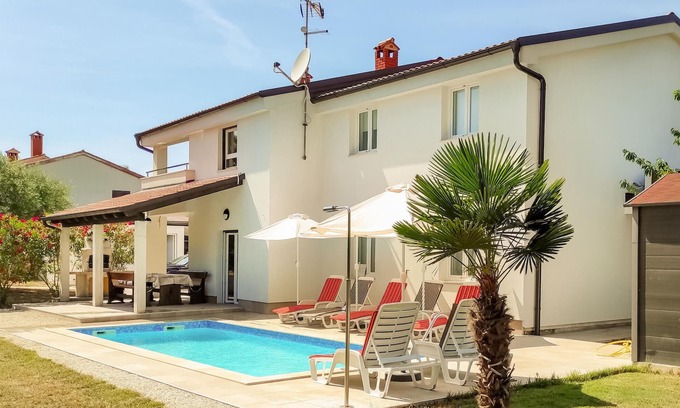 Fuskulin House | Lovely home in Porec with WiFi