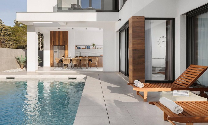 Zambratija House | Lovely home in Zambratija with kitchen