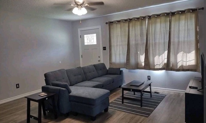 New Llano House | Lovely Home/Minutes from Fort Polk/Wifi/Pet Friendly