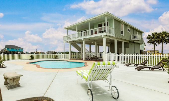 Indian Beach House | Lovely home overlooking wetlands with private bool - half mile to the beach