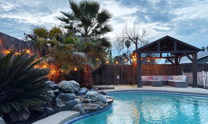 Sacramento House | ⛱ ⛱ Lovely house with nice POOL & Backyard ⛱ ⛱