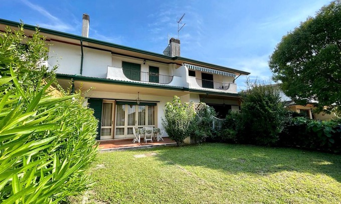 Porto Santa Margherita Villa | Lovely villa with a private garden