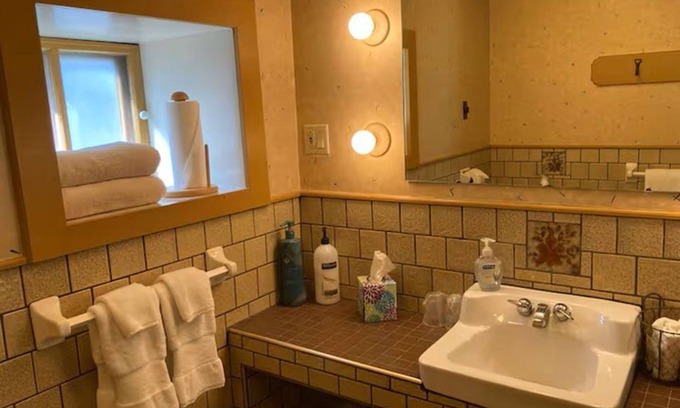 Galena Apartment | Lovely King Studio walking distance to downtown