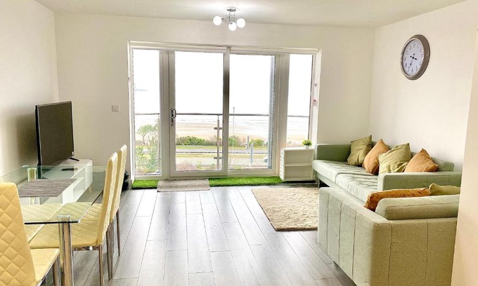 Penmaenmawr Apartment | Lovely New 2 Bedroom Condo with Stunning Seaviews