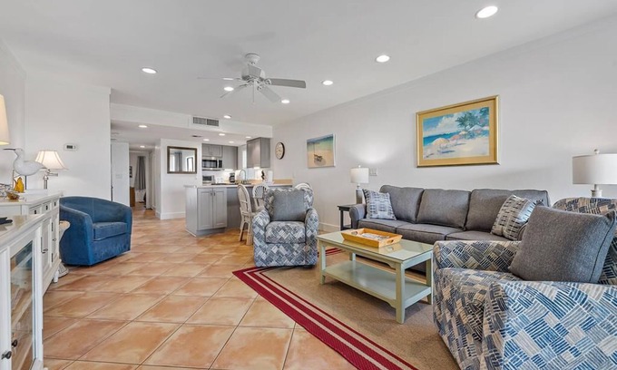 Sawgrass Condo | Lovely Oceanfront Surf Villa Retreat