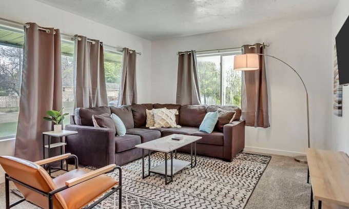 Ogden House | Lovely Renovated Home Perfect for Weekend Getaway.