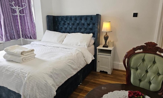 Stonebridge Apartment | Lovely Rooms London