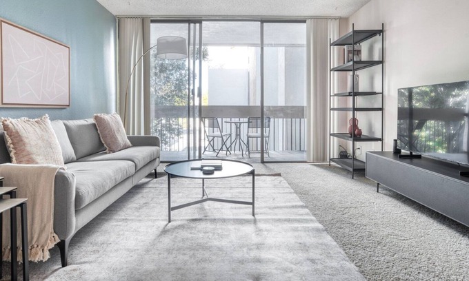 Central San Mateo Apartment | Lovely San Mateo 1BR w/ W/D, BBQ & Pool, nr Caltrain, by Blueground