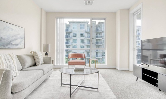 Santa Clara Apartment | Lovely Santa Clara 1BR w/Lounge, W/D & Gym, walk to Shops, by Blueground