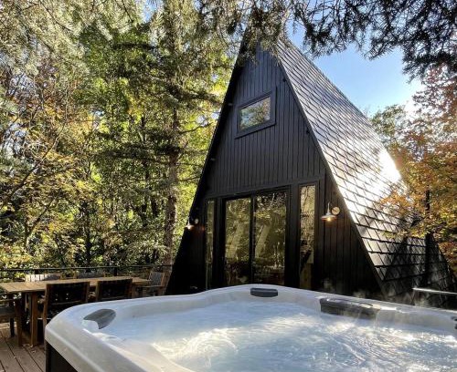 Sundance House | Lovely Secluded A-frame with Hot-tub in Sundance, Utah