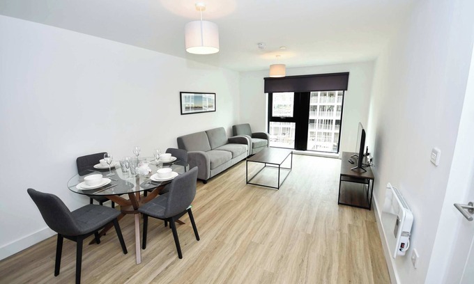 Liverpool City Centre Apartment | Lovely Spacious 2 Bedroom Apartment in Liverpool