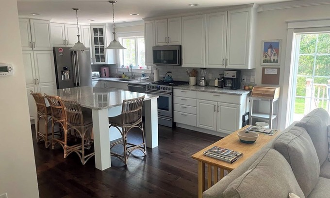 Vineyard Haven House | Lovely spacious MV 3-bdr, 3 bath island home, sleeps 12, air and comm. pool.