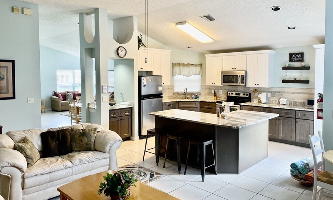Lindfields House | Lovely Spacious Vacation Home heated pool, near team parks.