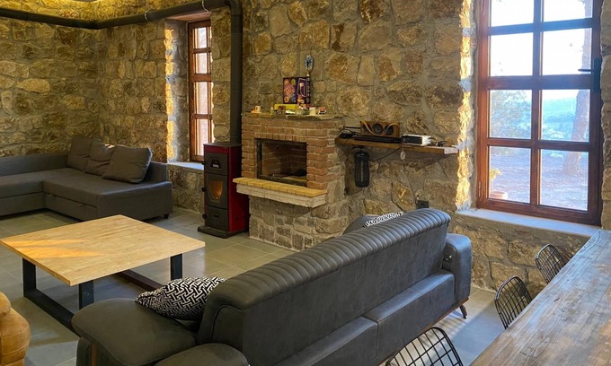 Karaoz House | Lovely Stonehouse with Pool and Backyard in Izmir