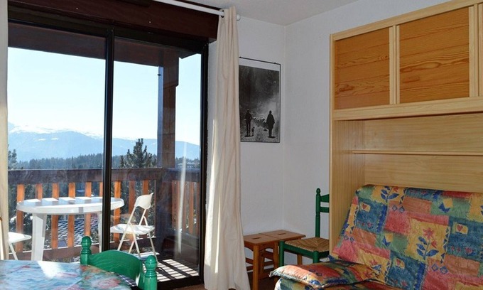 Pyrenees 2000 Apartment | Lovely studio cabin for 4, balcony, parking, Bolquère-Pyrénées 2000