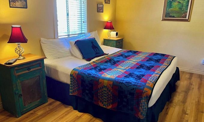 San Lorenzo Hotel | Lovely Suite at Lake Roberts