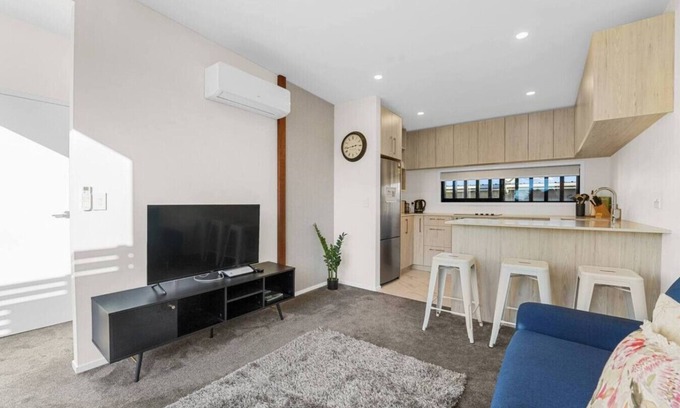Tauranga House | Lovely Tauranga 2 Bed Home