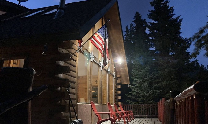 Quandary Village House | Lovely Two Acre Country House just Outside of Breckenridge