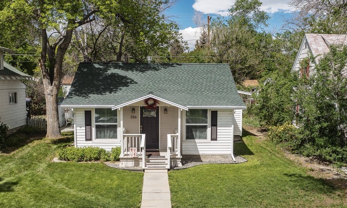 Powell House | Lovely Wyoming DreamInn' in-town home