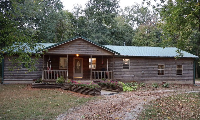 Pittsfield Cabin | Lovers’ Lakeside Love Nest nCozy Retreat on Pittsfields Serene Lake.