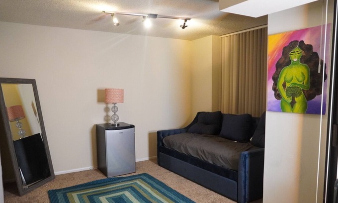 West End Apartment | Lovey spacious 1 bedroom apartment, sleeps up to 5