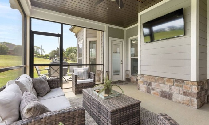 Winchester Villa | Lovin Lake Life-Pool, Twin Creeks Marina, & Dry Creek Beach