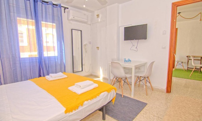 Centro House | Low cost rooms Malaga river