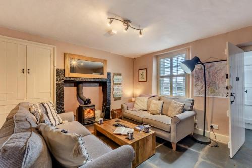 Grange-over-Sands House | Low Dog Kennel