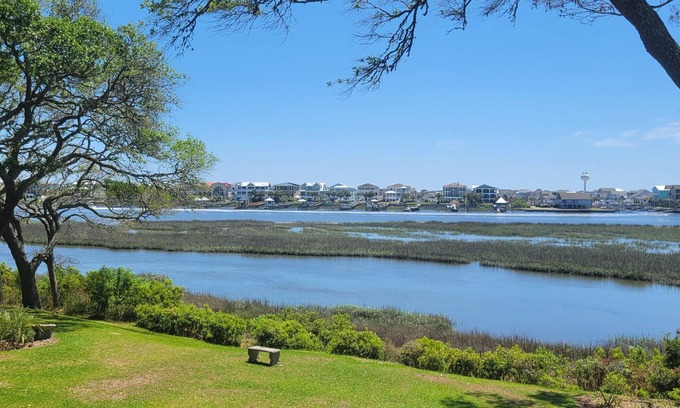 Ocean Isle Beach Apartment | LOW FALL WINTER MONTHLY RATES INQUIRE FOR PRICING Waterway Haven 2BR/1BA
