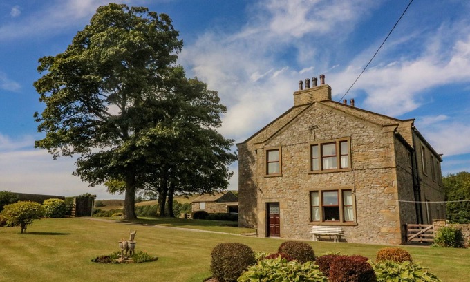 Skipton Cottage | LOW SKIBEDEN COTTAGE, character holiday cottage in Skipton