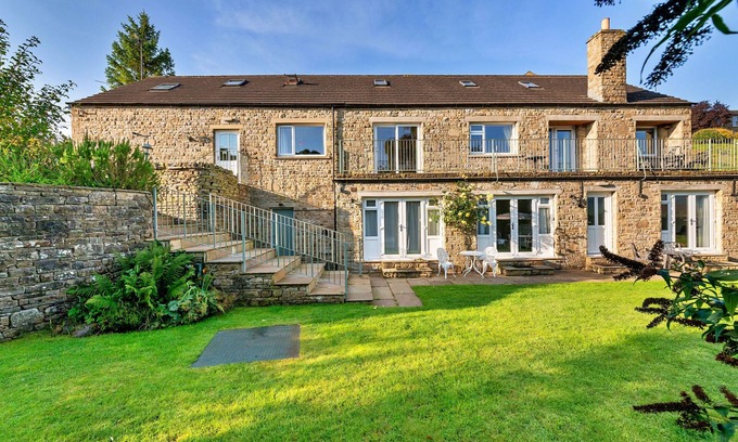 Hawes House | Loxley House by Interhome