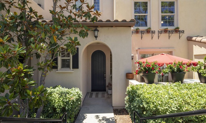 San Marcos House | Lucia House is for mid-term stays.nnnn