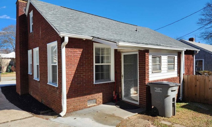 Dunean House | Lucky 13 Retreat – Cozy 2BR Getaway Near Downtown Greenville!